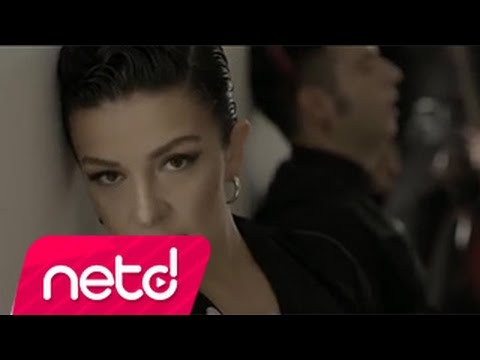 Ozan Doğulu feat Model – Böyle Akşamlar Dinle – Video Dinle